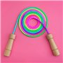 PRECORN Corde à sauter arc-en-ciel de qualité supérieure pour enfants - Avec poignées en bois - Environ 250 cm - Avec amplificat