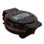 Uncanny Brands DC Comics Batman Game Over Gaufrier - Fait des gaufres Batman Insignia - Appareil de cuisine amusant - Antiadhési