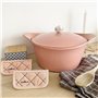 Cookut, Ma jolie cocotte rose avec poignée en céramique blanc et doré 4,5l - 24cm