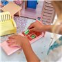 KidKraft Maison de poupée Play & Store Cottage en Bois incluant Accessoires et Mobilier, 3 Étages de Jeu, pour Mini Poupées de 1