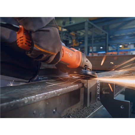 Vitesse Variable 3800-9000 m/min.