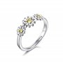 Philip Jones Bague marguerite triple cristal réglable créée avec des cristaux Zircondia®