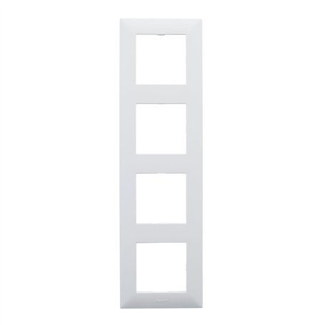 LEGRAND Cadre quadruple de la gamme Niloé Step pour installation composable