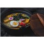 KitchenCraft World of Flavours - Marmite Japonaise avec Couvercle en Bois, Fonte, Noir, 1,5 L