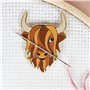 Caterpillar Cross Stitch Needle Minder - Vache des Highlands pour point de croix