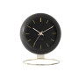 Karlsson KA5832BK Horloge à Poser Globe sur Pied Métal Mouvement Silencieux Noir et doré D21 x H24,5 x 14 cm