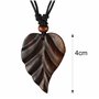 Collier ISLAND PIERCINGS N150 avec pendentif en forme de feuille - En bois - Fait à la main - Longueur réglable