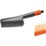 Gardena Cleansystem Kit de lavage avec brosse à main M souple : brosse pour petites surfaces et surfaces sensibles, avec débit r