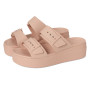 Crocs Brooklyn Buckle Low Wedge Sandale caleFemme