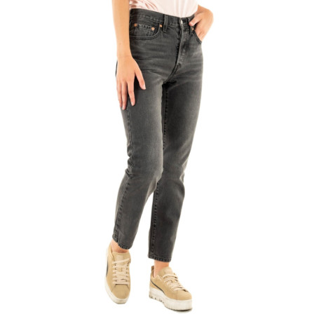 Jean Levi's Femme 501 Straight Fit - Take A Hint