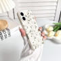 NITITOP Coque pour iPhone 16 Mignon Floral Fleur à Pétales, Blanc | Vintage Adorable Flower, pour Femme Fille, Housse de protect